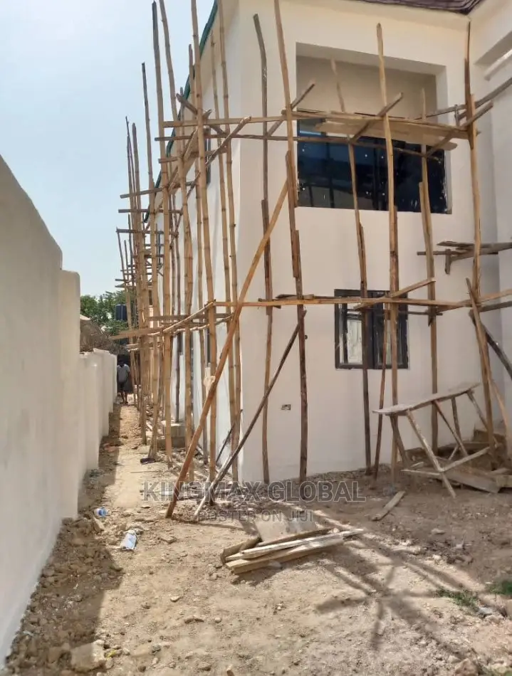 5bdrm Duplex in Gaduwa Estate for sale in Gaduwa