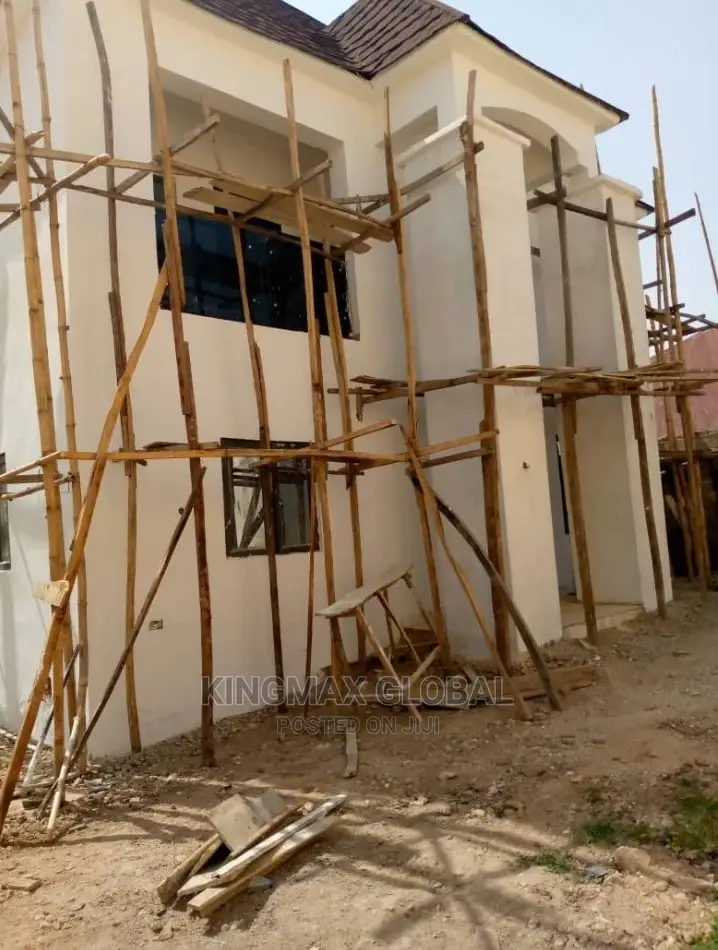 5bdrm Duplex in Gaduwa Estate for sale in Gaduwa