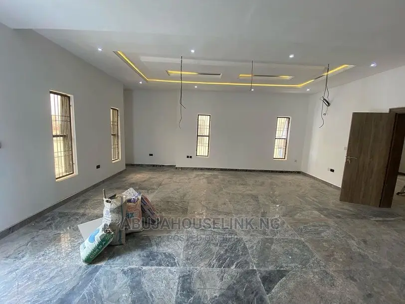 5bdrm Duplex in Asokoro Main, Guzape District for sale in Guzape District