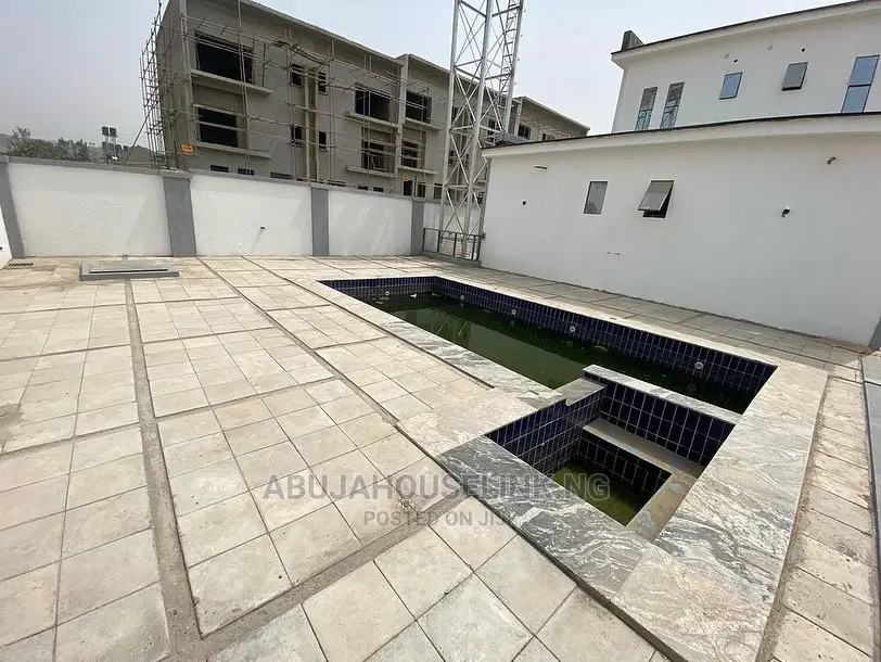 5bdrm Duplex in Asokoro Main, Guzape District for sale in Guzape District