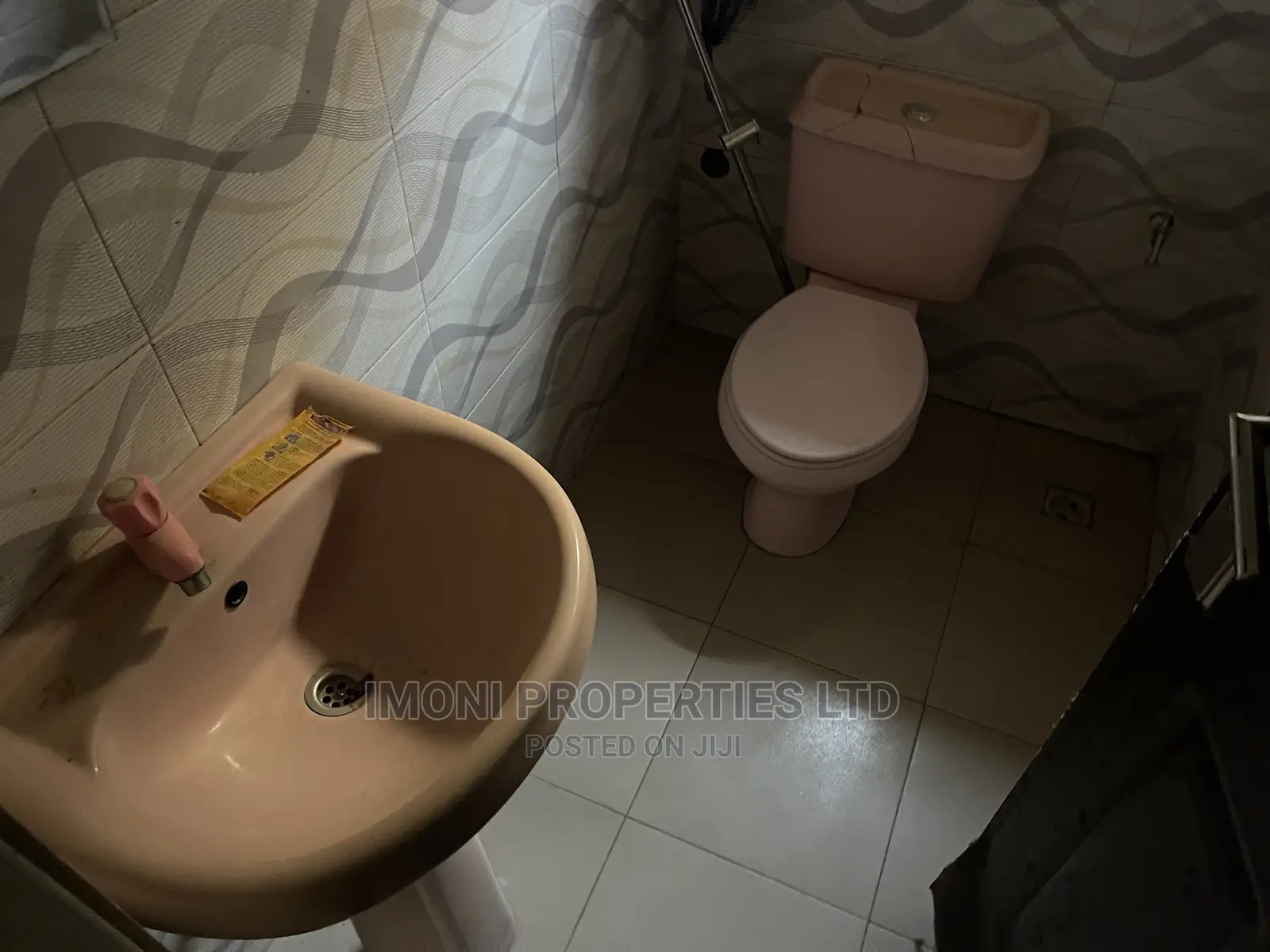 3bdrm Bungalow in Obasajo Road, Dutse-Alhaji for rent in Dutse-Alhaji