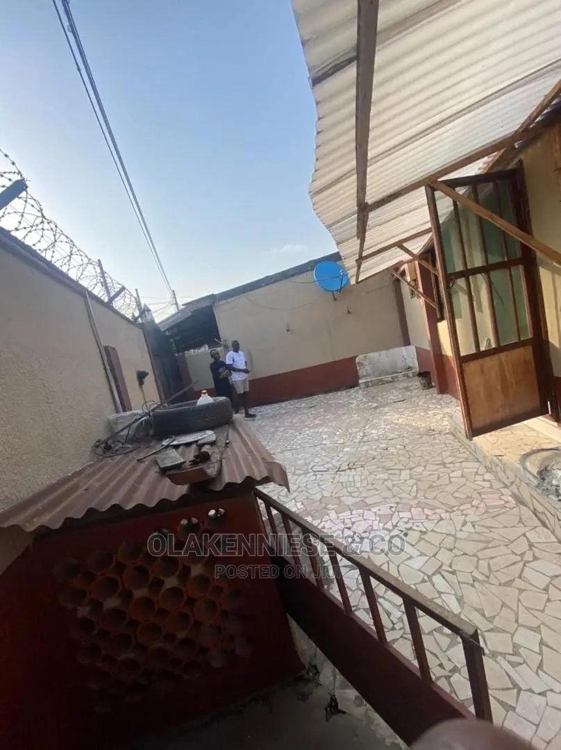 Fully Detached 2no 2bedroom Bungalow in Surulere