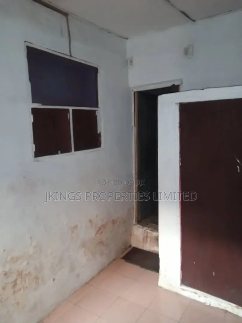 Studio Apartment in Fola Agoro for rent in Fola Agoro