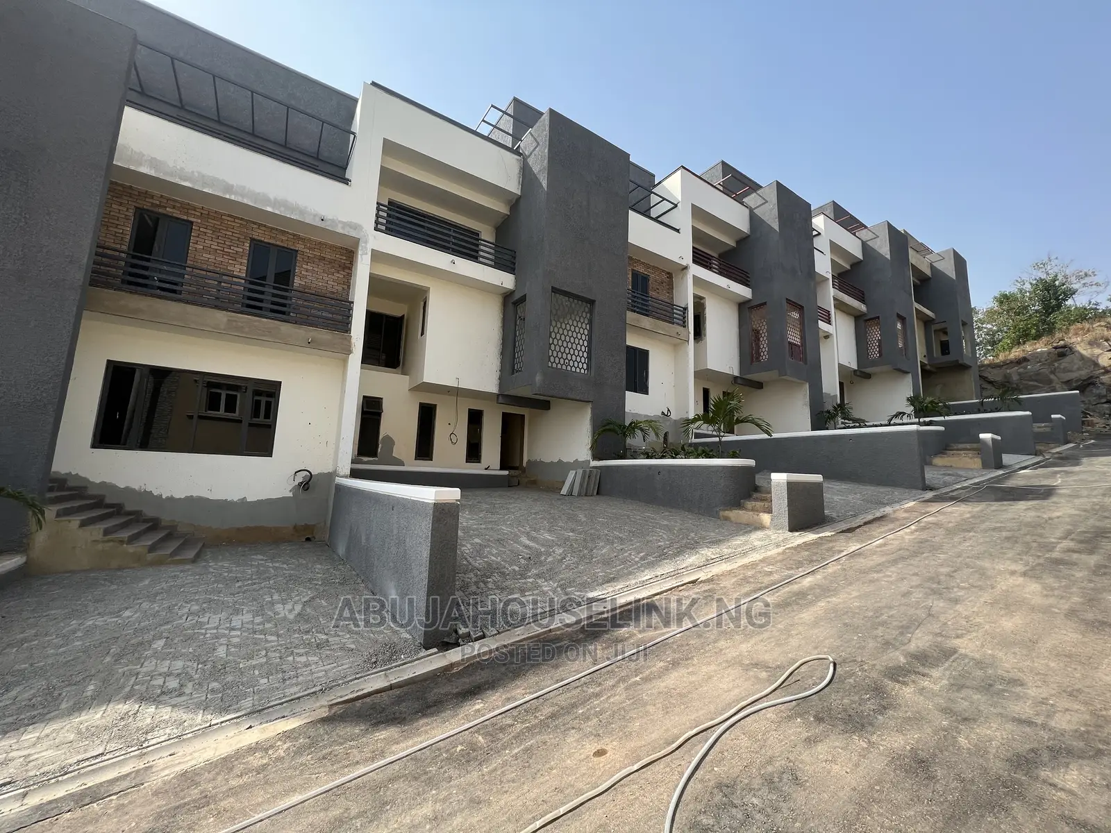 5bdrm Townhouse/Terrace in Guzape District for Sale in Guzape District