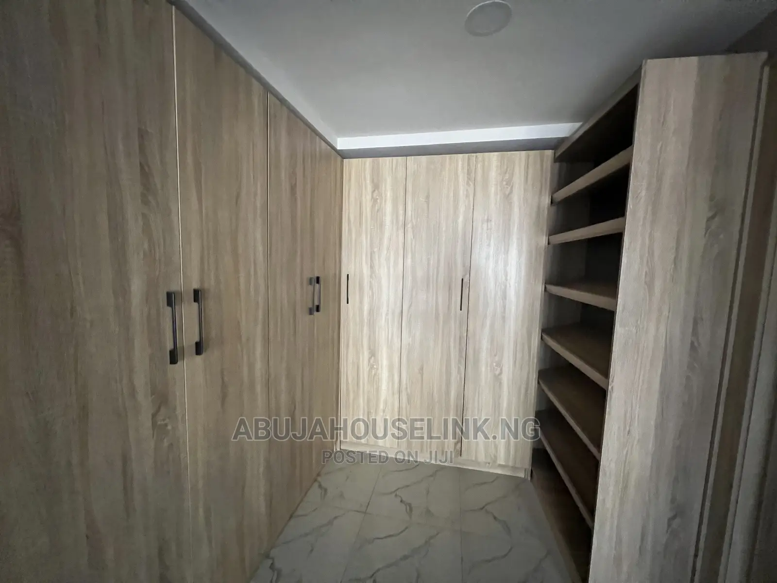 5bdrm Townhouse/Terrace in Guzape District for Sale in Guzape District