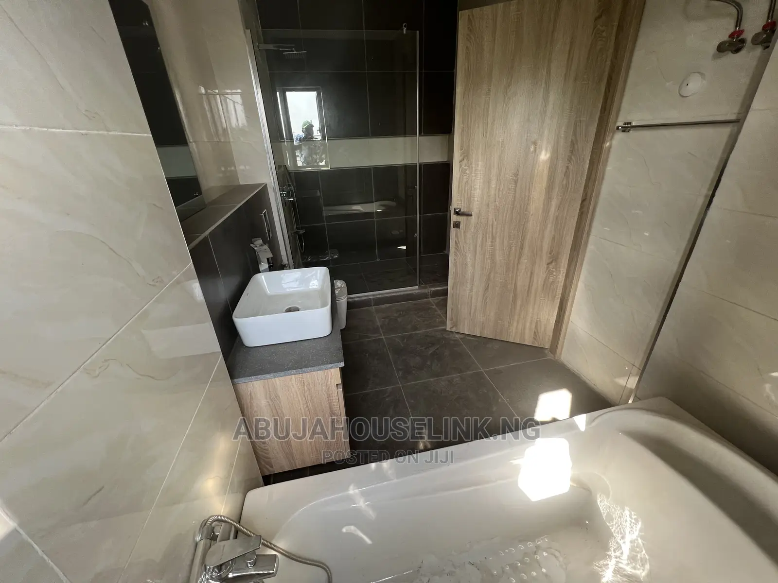 5bdrm Townhouse/Terrace in Guzape District for Sale in Guzape District