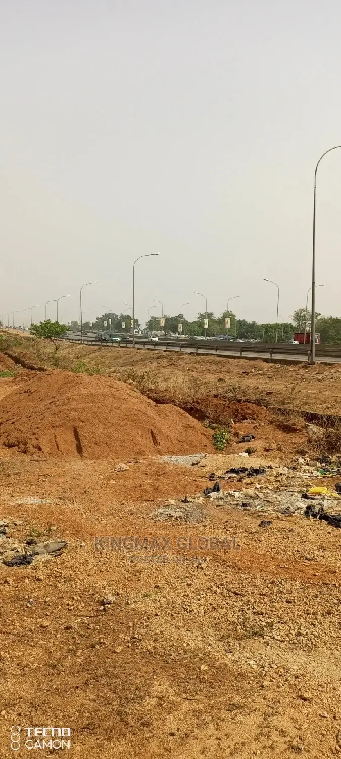 Nicely Located 4550sqm Along Gwarinpa Express Beside SCC in Katampe Extension