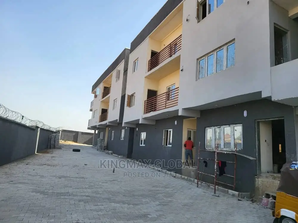 3bdrm Block of Flats in Wuye for sale in Wuye