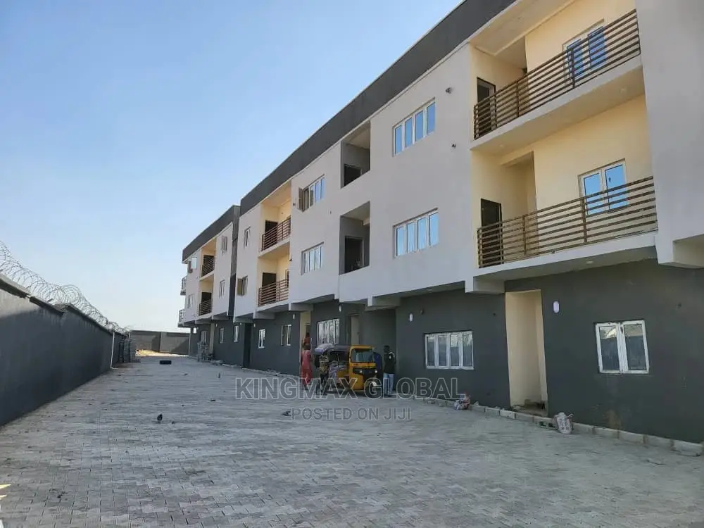 3bdrm Block of Flats in Wuye for sale in Wuye