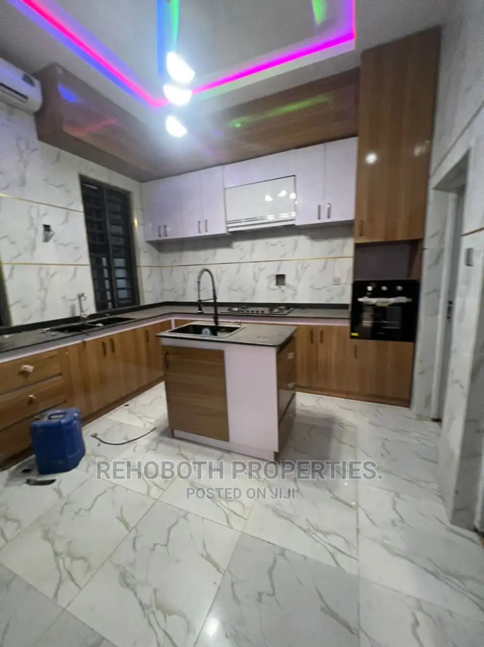 5bdrm Duplex in Kolapo Ishola, Ibadan for Rent in Ibadan