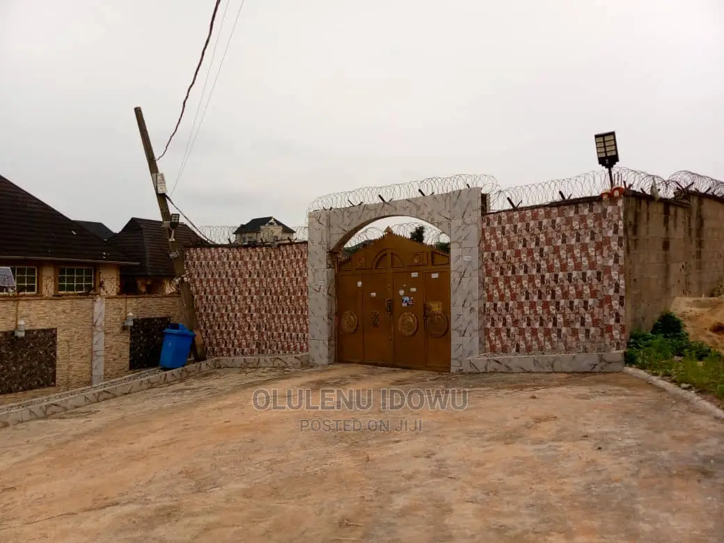 Furnished 10bdrm Block of Flats in Alimosho for sale in Alimosho