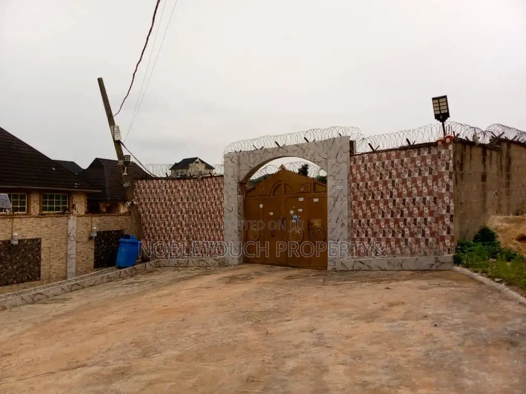10bdrm Duplex in Ipaja Ayobo Lagos for Sale in Ipaja / Ipaja