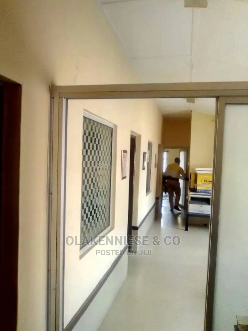 3bedroom Bungalow Office Space in Bode Thomas