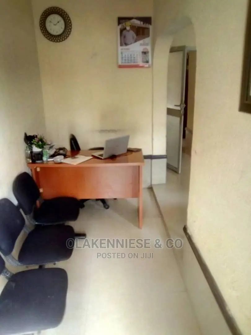 3bedroom Bungalow Office Space in Bode Thomas