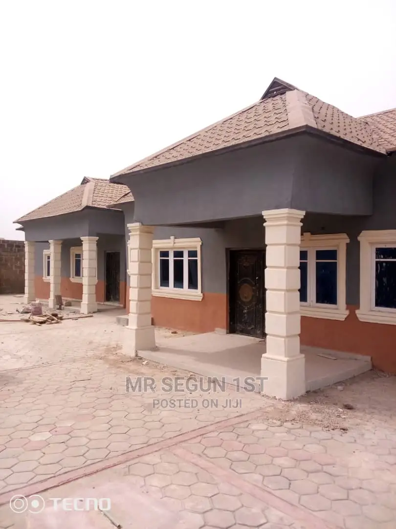 2bdrm Bungalow in Atere Estate, Akala Express for Rent in Akala Express