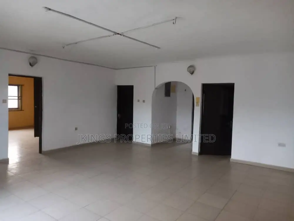 3bdrm Block of Flats in Off College Road, Ifako-Ogba for rent in Ifako-Ogba