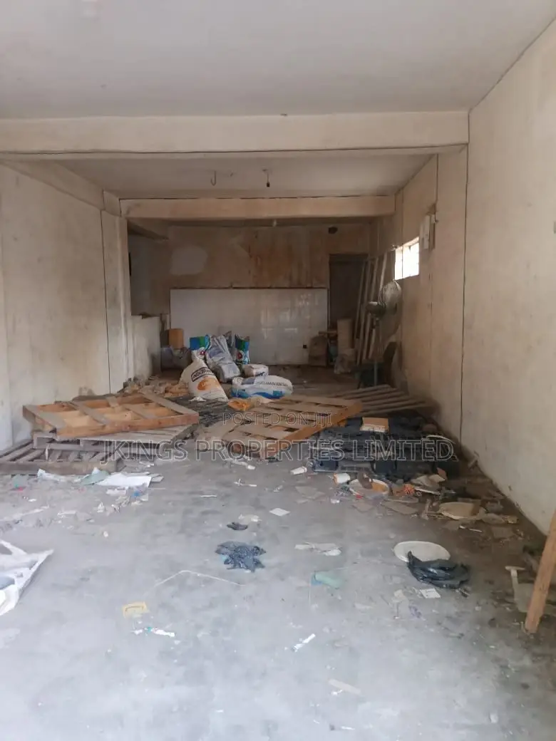 3bdrm Block of Flats in Off College Road, Ifako-Ogba for rent in Ifako-Ogba