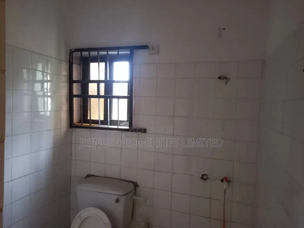 3bdrm Block of Flats in Off College Road, Ifako-Ogba for rent in Ifako-Ogba