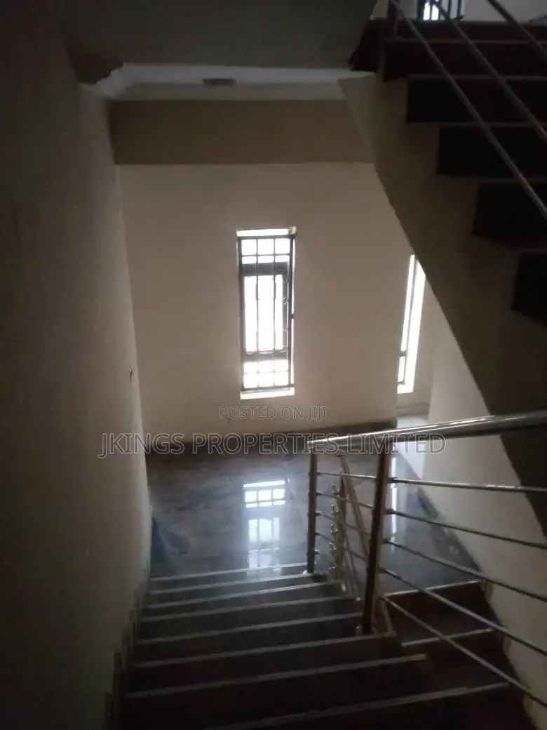 2bdrm Block of Flats in Ebute Metta for rent in Ebute Metta
