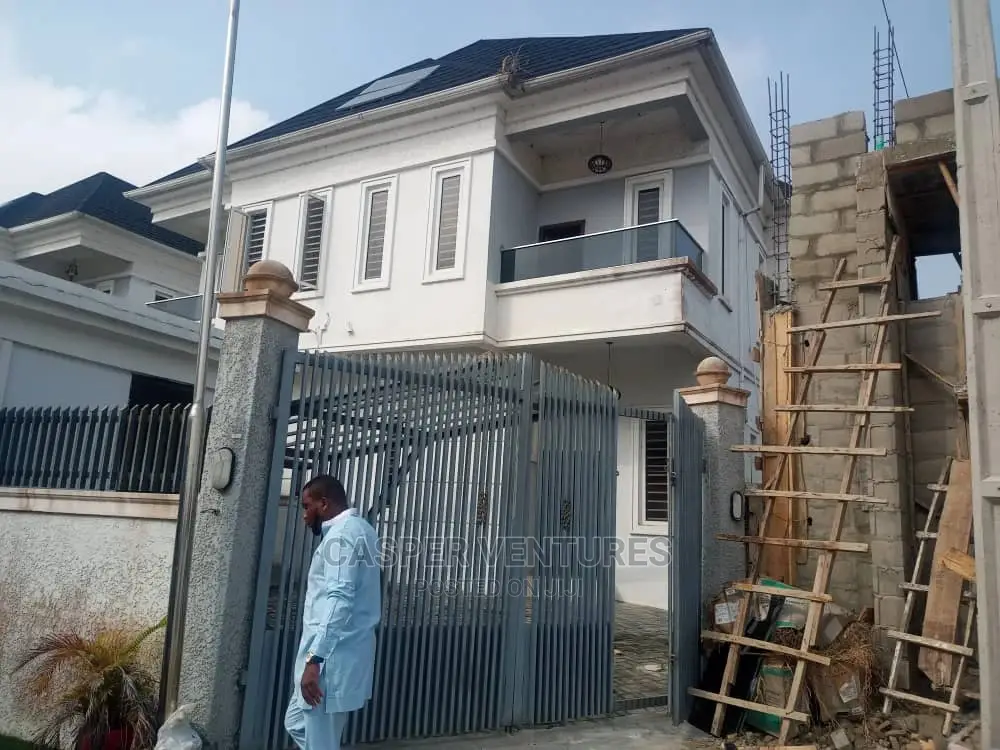 4bdrm Duplex in Dos Santos Gardens for rent in Lekki Gardens Estate