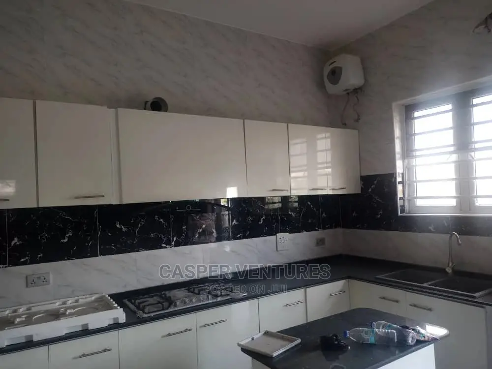 4bdrm Duplex in Dos Santos Gardens for rent in Lekki Gardens Estate