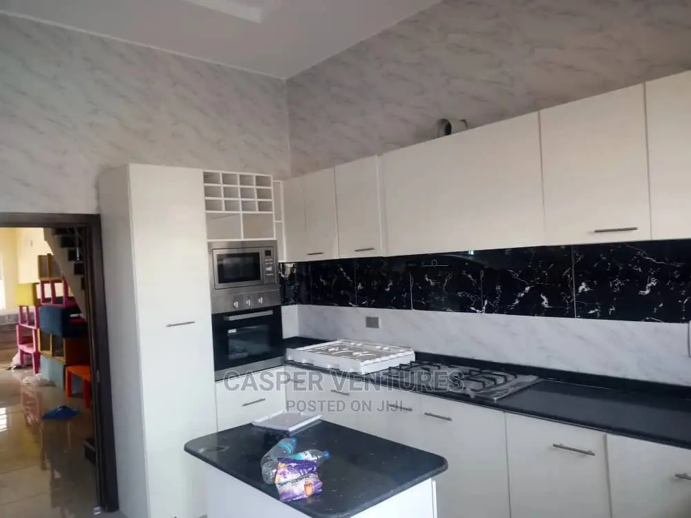 4bdrm Duplex in Dos Santos Gardens for rent in Lekki Gardens Estate