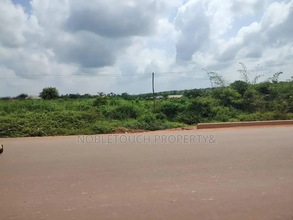 6plots Together Along the Road at Atan Lusada Expressway in Ado-Odo/Ota