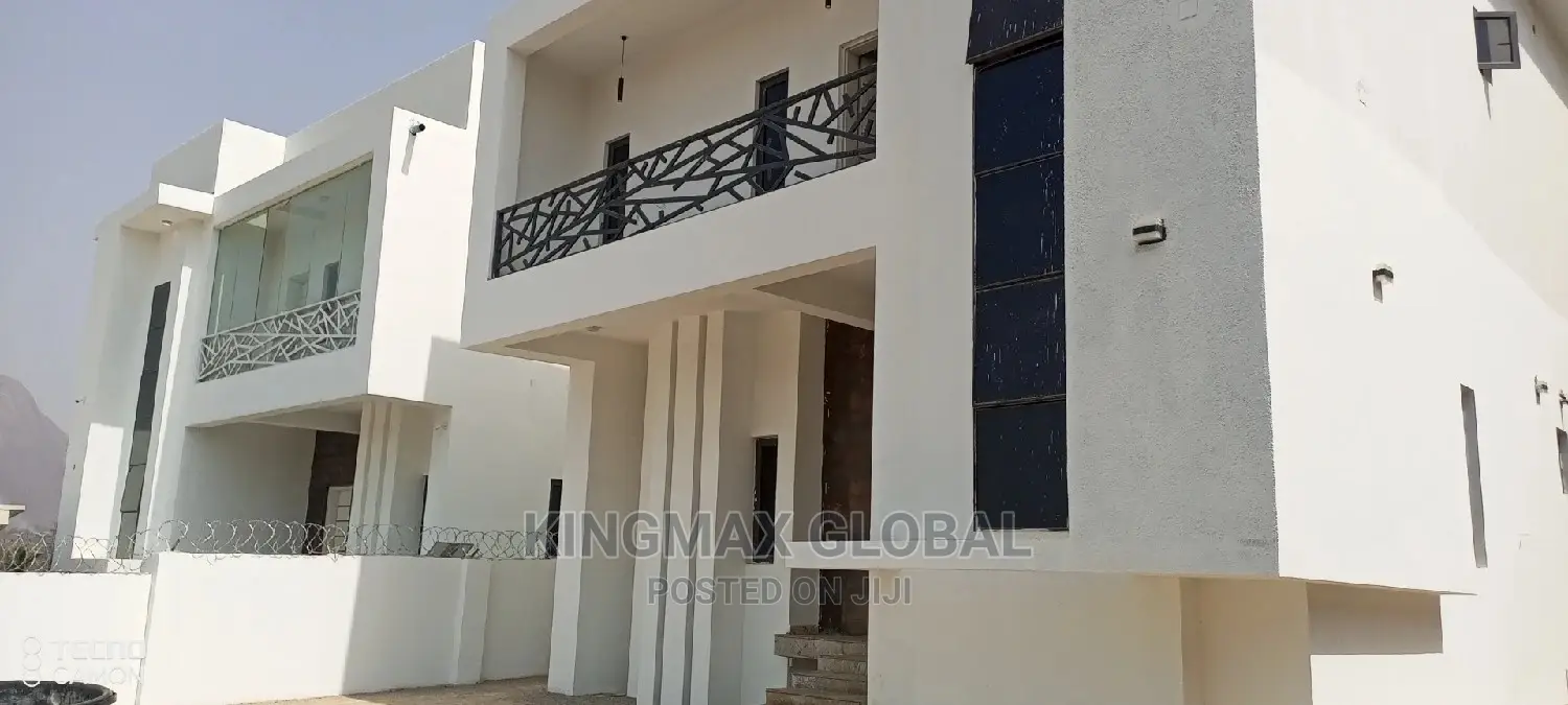 5bdrm Duplex in Cute Estate, Asokoro for Sale in Asokoro