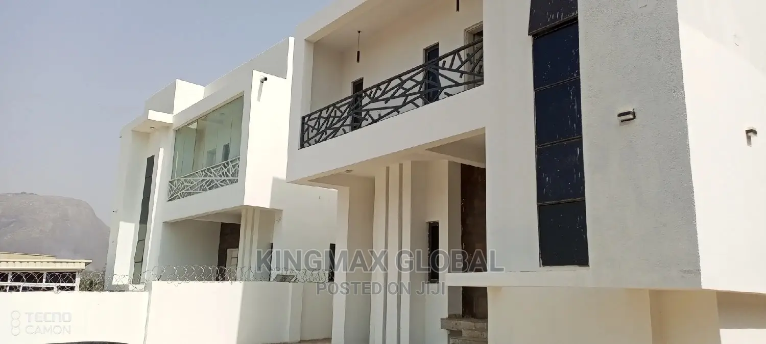 5bdrm Duplex in Cute Estate, Asokoro for Sale in Asokoro