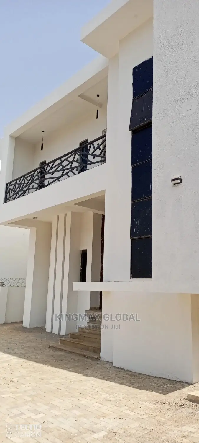 5bdrm Duplex in Cute Estate, Asokoro for Sale in Asokoro