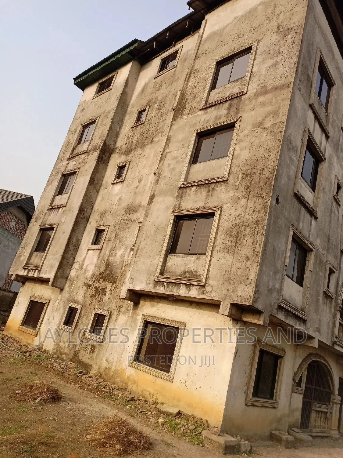 3bdrm Block of Flats in Miracle Estate, Obio-Akpor for Sale in Obio-Akpor