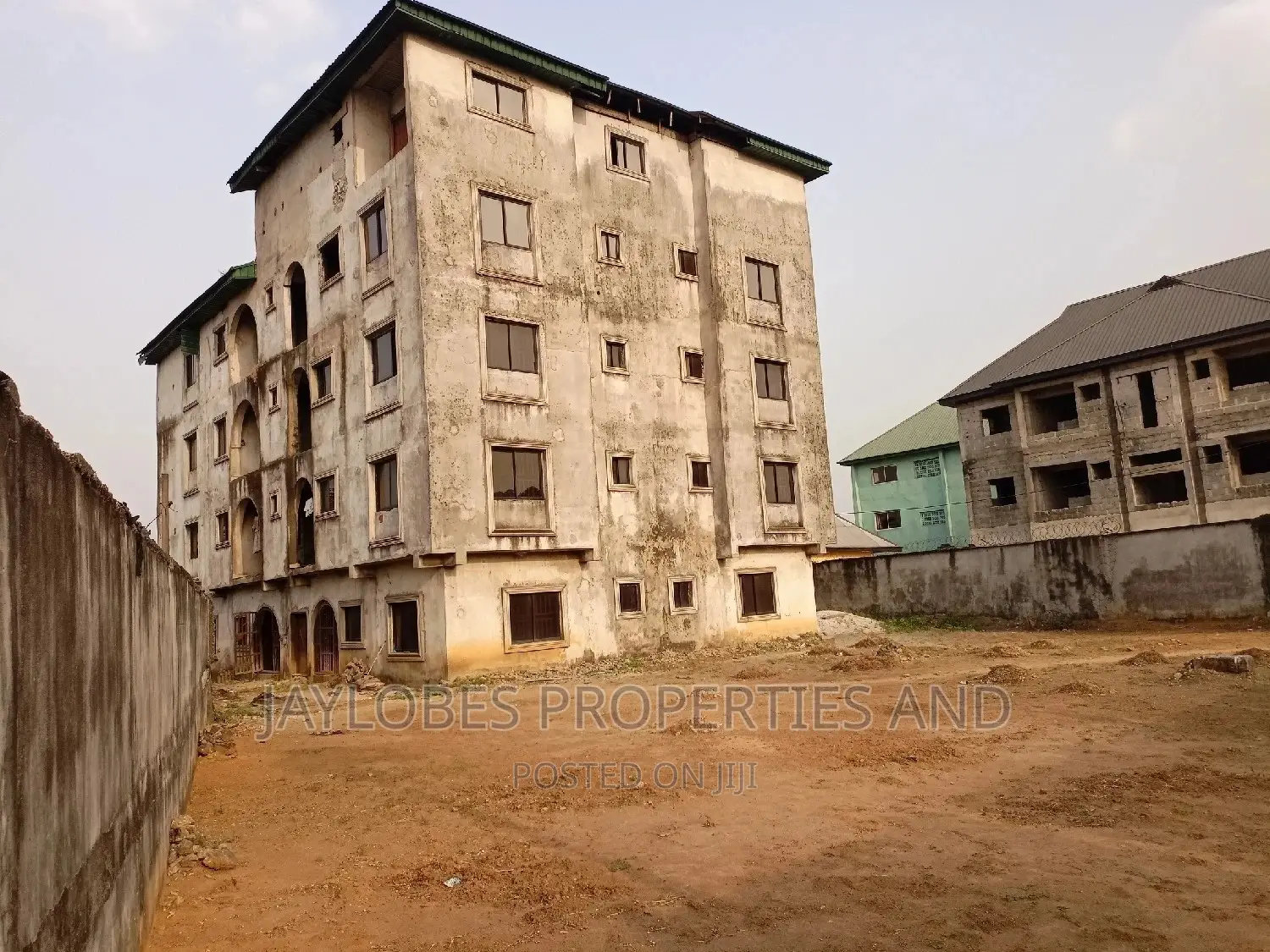 3bdrm Block of Flats in Miracle Estate, Obio-Akpor for Sale in Obio-Akpor