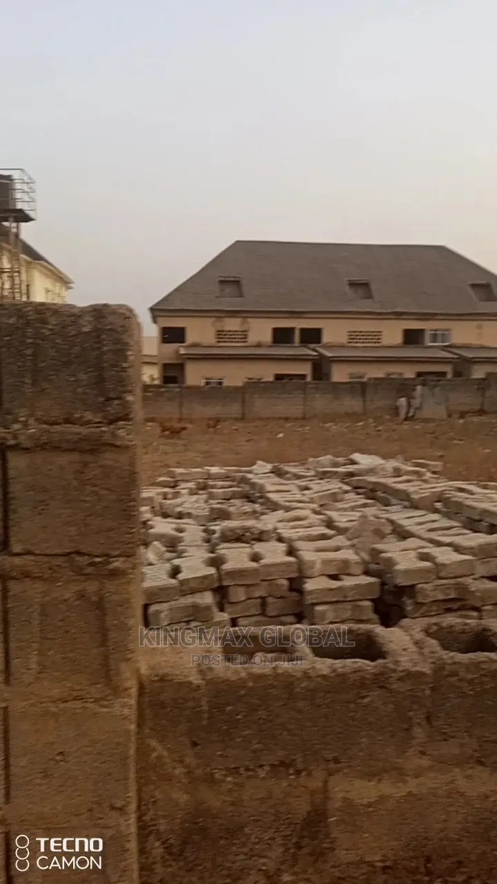 *Hot Distress Sale, Fence Residential Land, 1450sqm, C of O. in Durumi