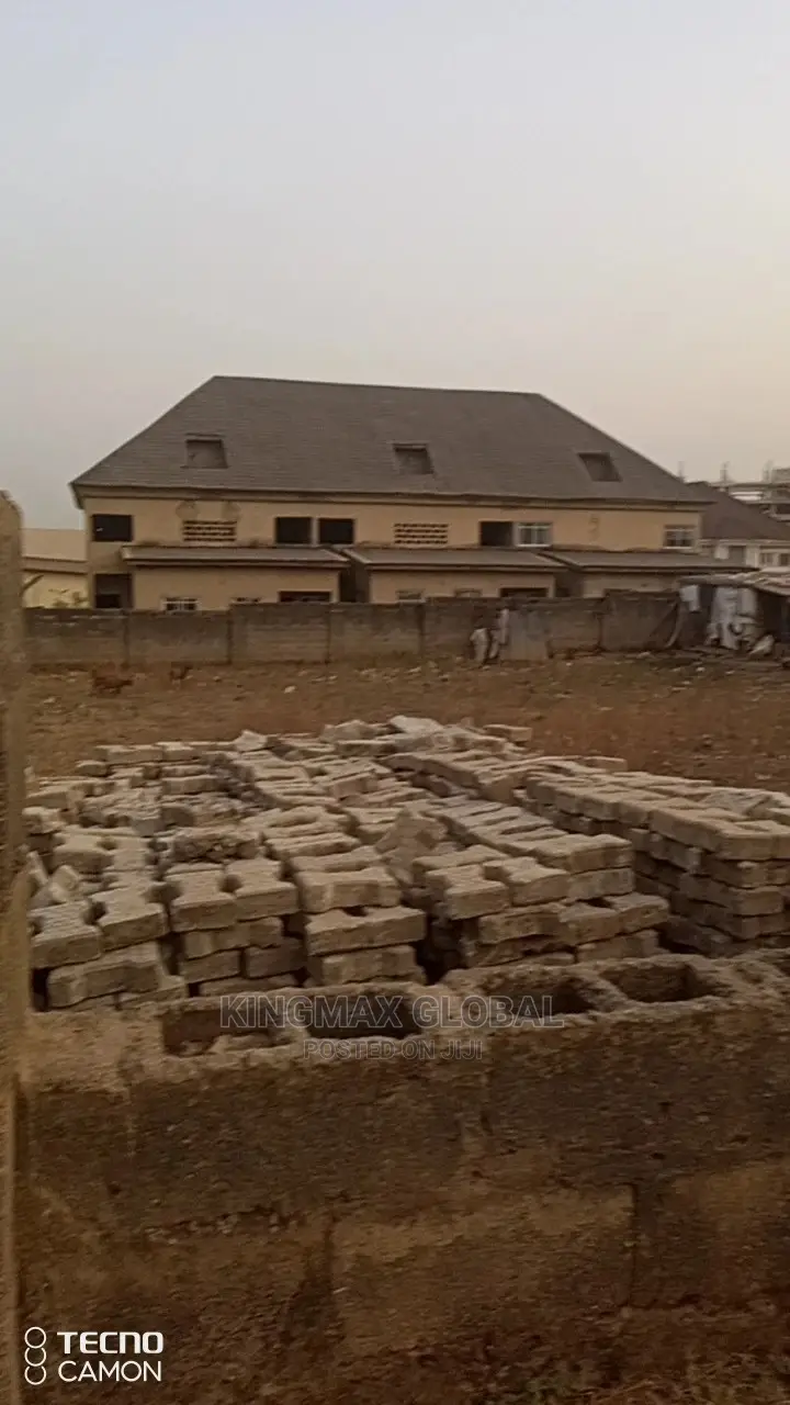 *Hot Distress Sale, Fence Residential Land, 1450sqm, C of O. in Durumi