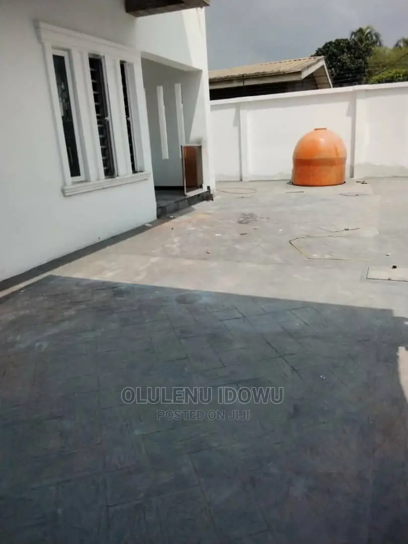 Furnished 5bdrm Duplex in Alimosho for Sale in Alimosho