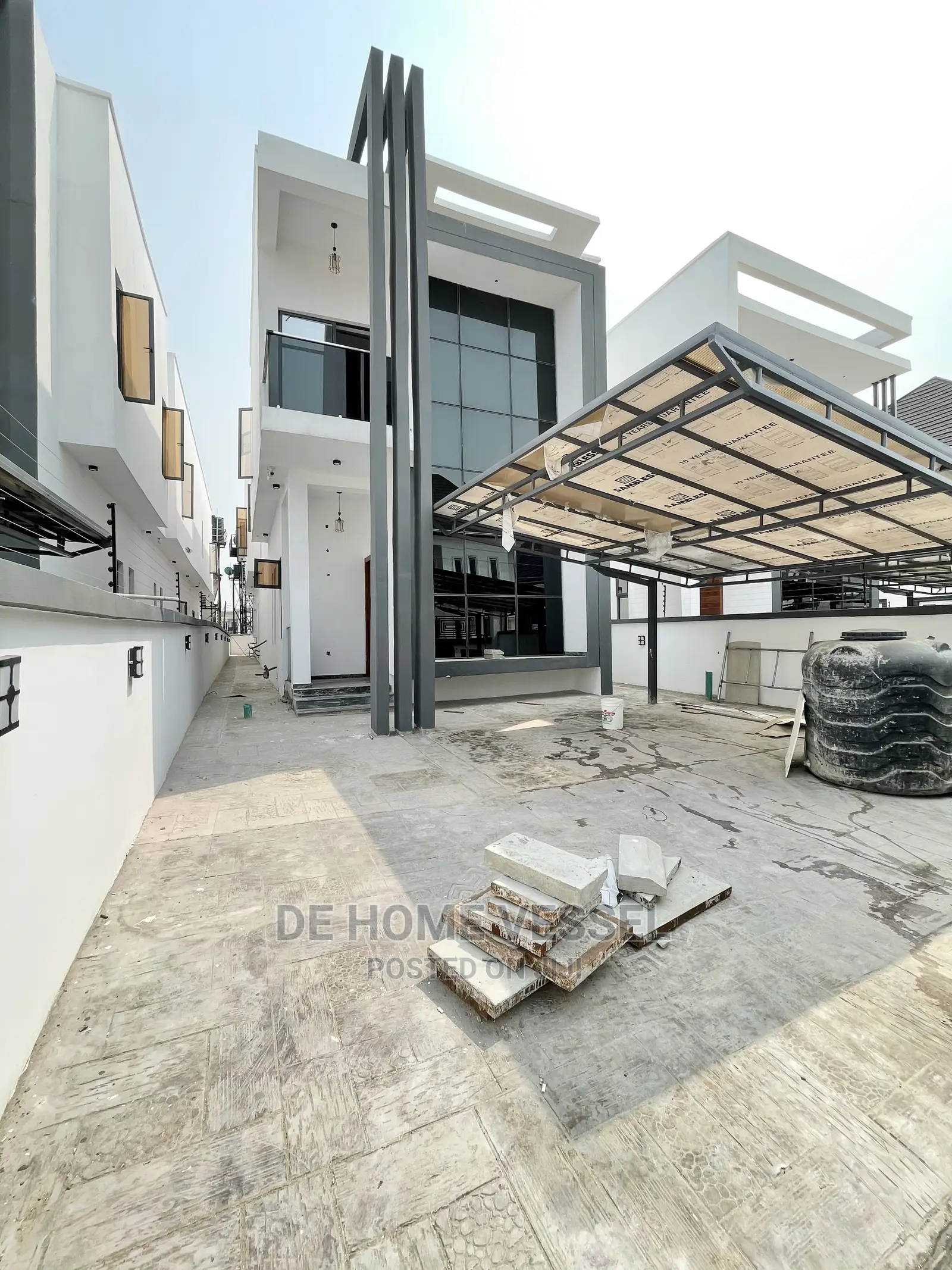 5bdrm Duplex in Agungi for Sale in Agungi