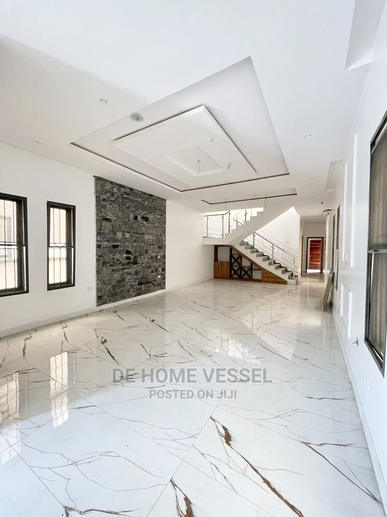 5bdrm Duplex in Agungi for Sale in Agungi