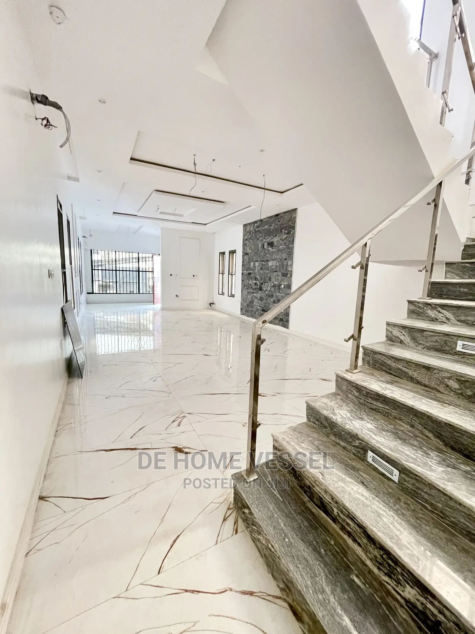 5bdrm Duplex in Agungi for Sale in Agungi