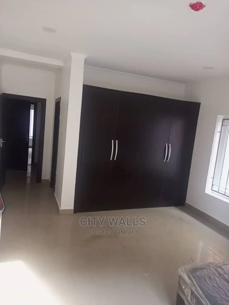 2bdrm Block of Flats in Chevy View Estate, Chevron for Sale in Chevron