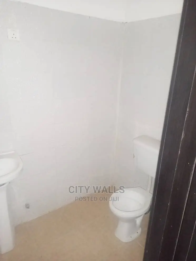 Mini Flat in Chevy View Estate, Chevron for Sale in Chevron