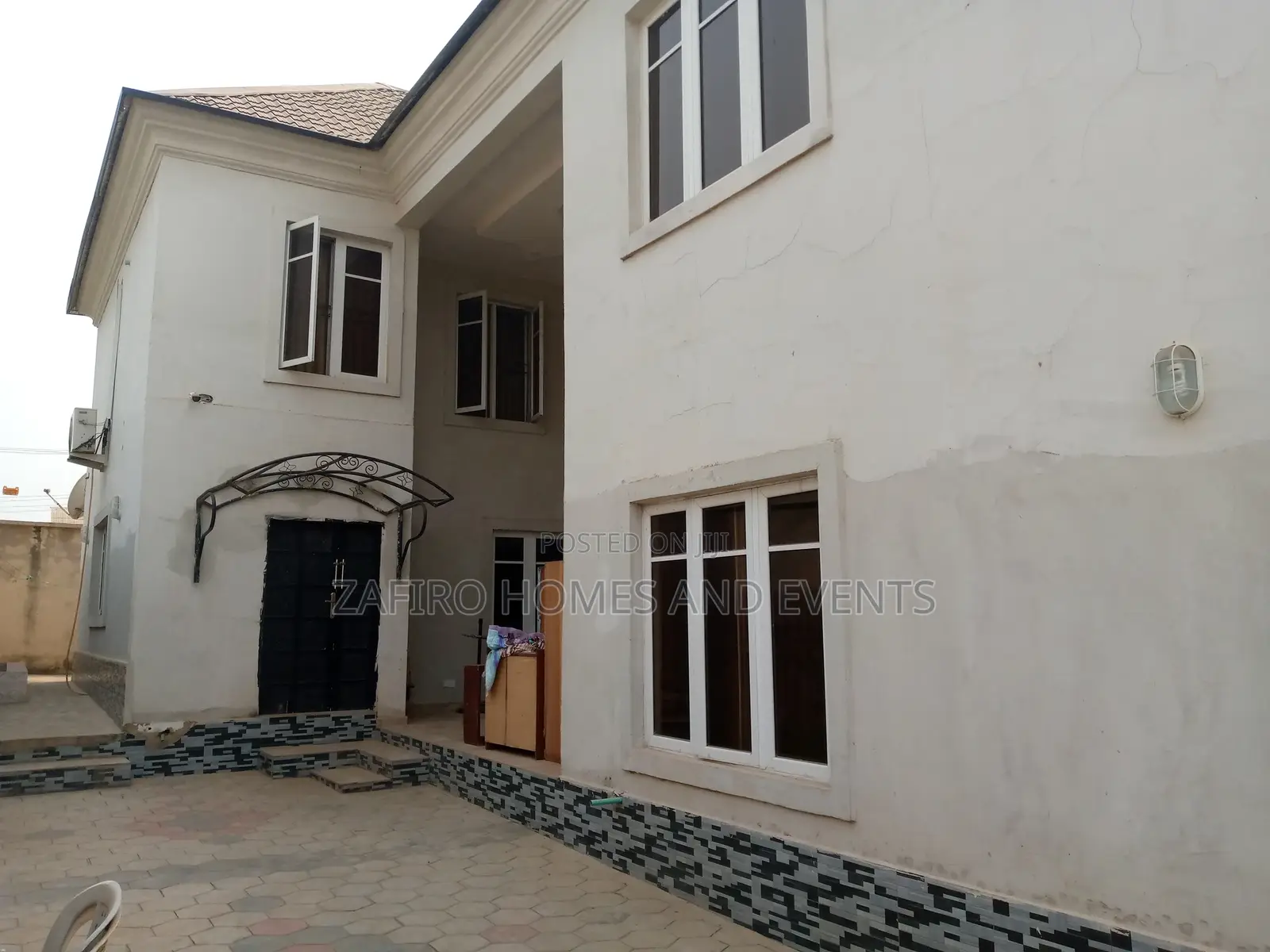 7bdrm Duplex in Icast Elebu, Akala Express for sale in Akala Express