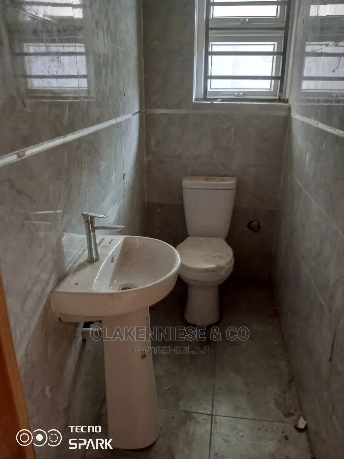 3bdrm Duplex in Eric Moore Close, Bode Thomas for sale in Bode Thomas