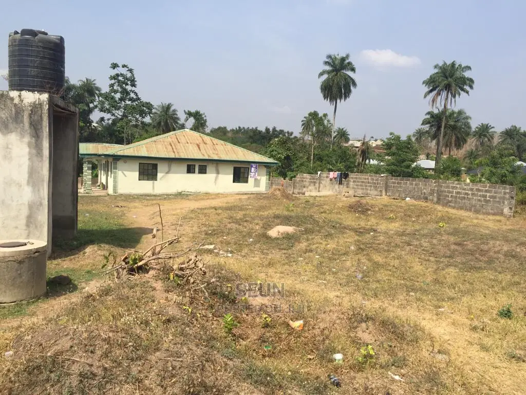 6bdrm Block of Flats in Oye for sale in Oye