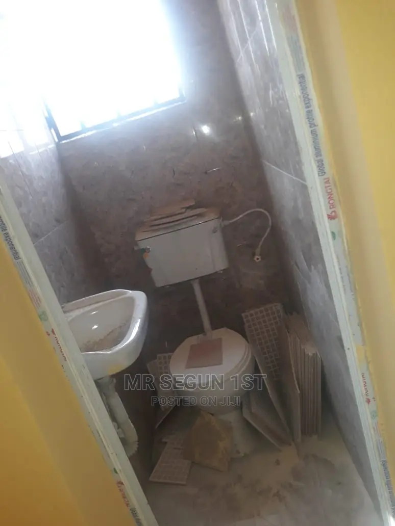 2bdrm Block of Flats in Arapaja Estate, Odo Ona for rent in Odo Ona