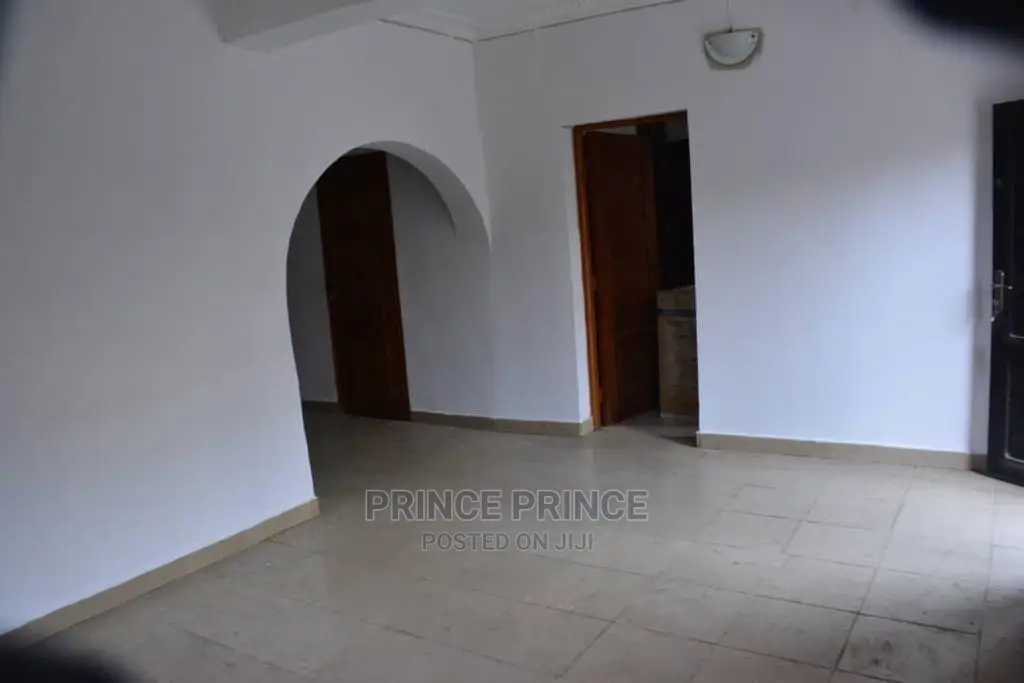 3bdrm Block of Flats in Surulere for sale in Surulere