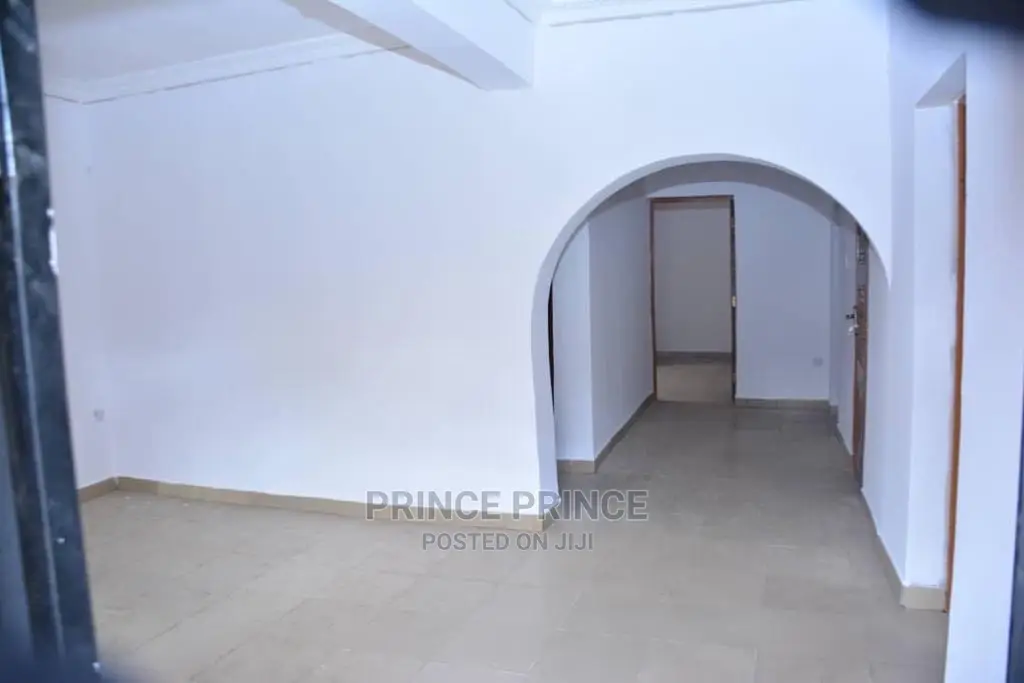 3bdrm Block of Flats in Surulere for sale in Surulere