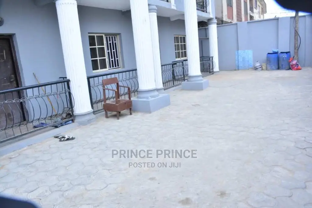 3bdrm Block of Flats in Surulere for sale in Surulere