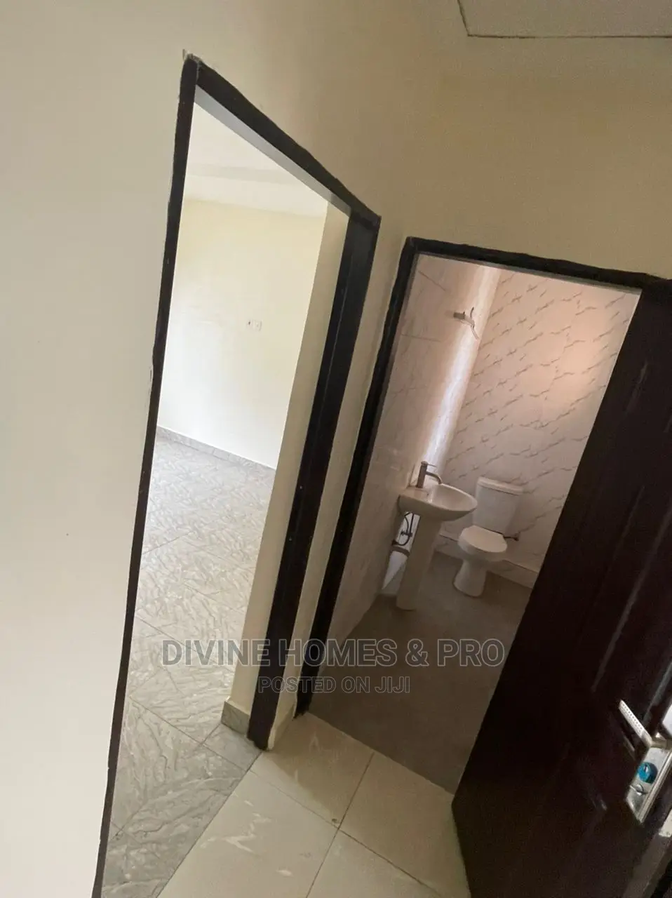 4bdrm Duplex in Life Camp for sale in Life Camp