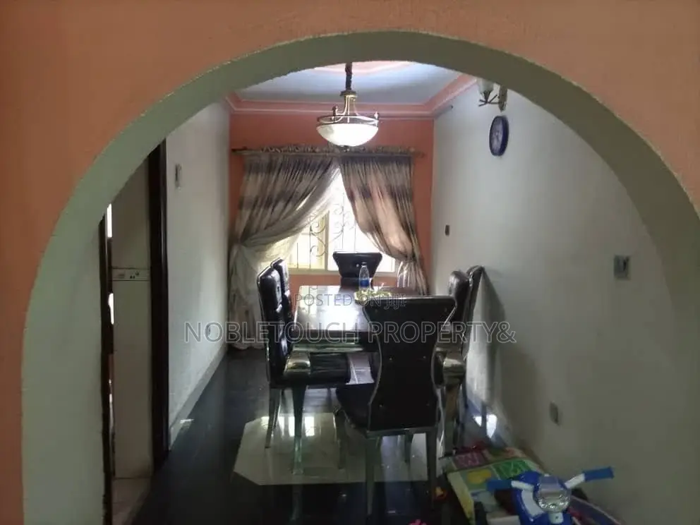 5bdrm Duplex in Ijegun Jakande Road for sale in Ijegun