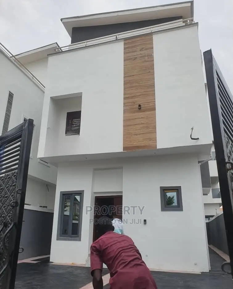 5bdrm Duplex in Magodo Gra for sale in Magodo